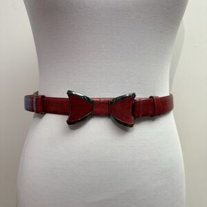 Vintage Women’s Red Leather Bow Clasp Adjustable Waist Belt 29”-46” Waist